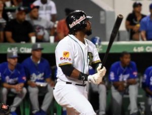 Águilas adquieren a Aneury Tavarez; Rainel Rosario pasa a Estrellas