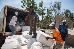 Haití distribuye ayuda alimentaria a personas vulnerables