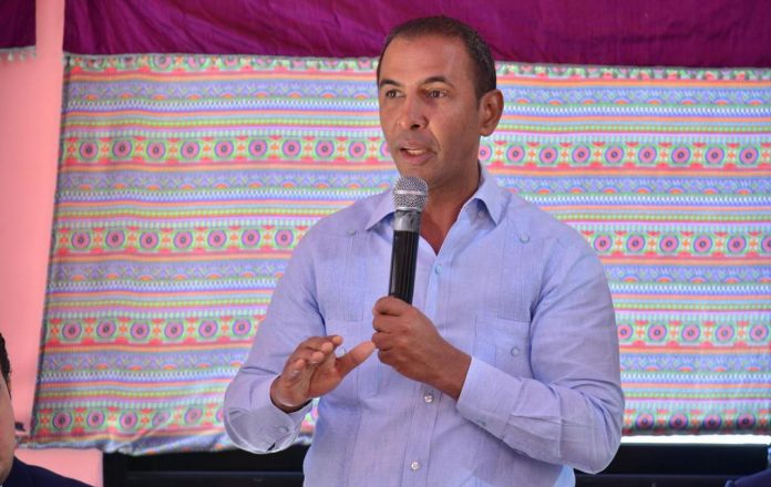 Cuatro exrectores de la UASD apoyan al candidato PLD Domingo Contreras imagen
