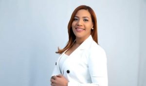 Candidata diputada pide aumento salario personal salud, PN y militares