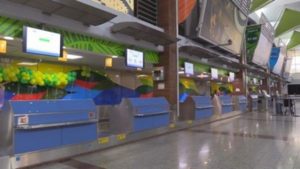 Hoteles y aeropuertos RD quedan vacíos; 51 mil turistas se marcharon