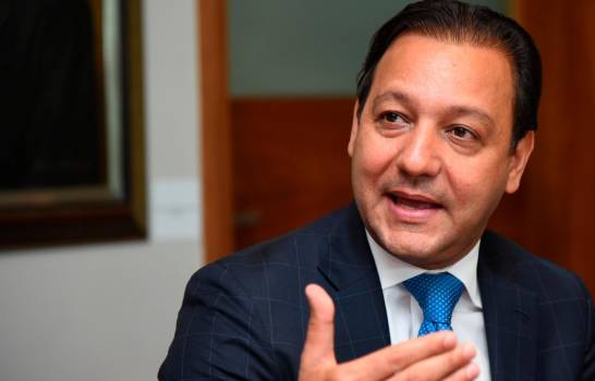 Otorgan poder a Abel Martínez para construir terminales autobuses imagen