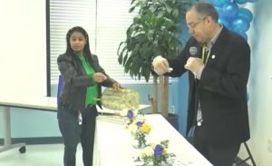 Empresa reparte 70 mil dólares para ayudar taxistas a lidiar con Covid-19