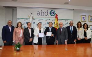 La AIRD y EOI firman acuerdo para impulsar campo investigación en RD