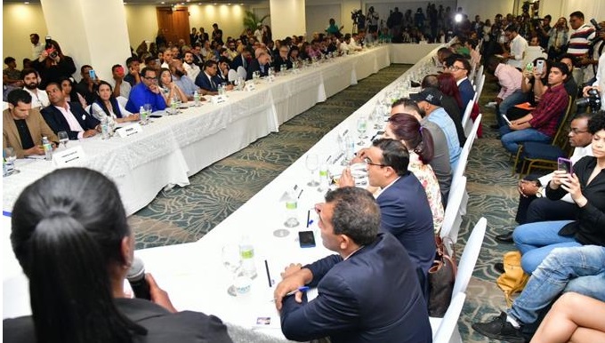 En diálogo paralelo convocado por jóvenes, hacen propuestas para crisis imagen