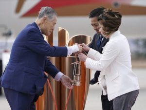Llega llama olímpica a Japón; crecen dudas sobre Tokio 2020 Llega llama olímpica a Japón; crecen dudas sobre Tokio 2020
