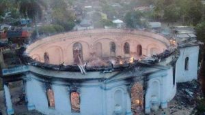 Haití abre investigación sobre incendio en iglesia patrimonial