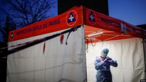 FRANCIA: Sangre de gusanos podría ayudar a pacientes de COVID-19