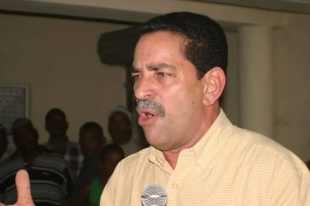 Jáquez denuncia Gobierno autorizó importar 150 mil quintales de ajo imagen