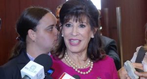 Embajada EU donará 12,000 vestuario e insumos al personal médico de RD