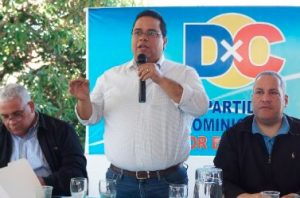 Dominicanos por el Cambio expone
necesidad reformar sistema electoral