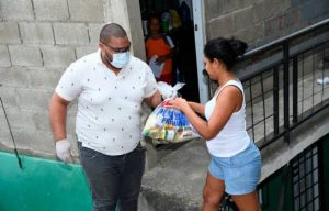 Gobierno ha entregado más de 30 mil raciones alimenticias en la provincia