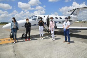Avión empresa Helidosa trae a la RD jugadoras de voleibol desde Kansas