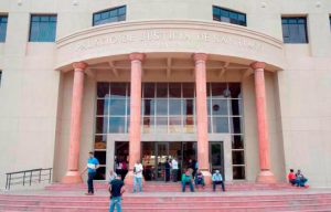 Varían medida de coerción a médico de Santiago acusado de violación