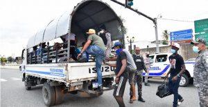 Otras 1,649 personas detenidas por  violar toque de queda este jueves