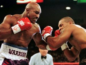 Holyfield se entrena, alimenta especulaciones de pelea con Tyson