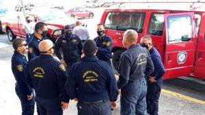 MOPC no logra impedir el humo de Duquesa; P. Rico envía bomberos RD