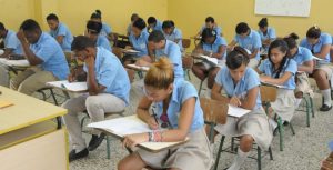 República Dominicana prevé adelantar el próximo año escolar