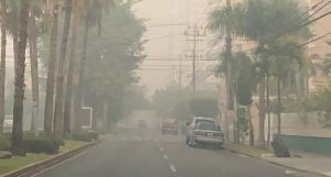 Alcanza un nivel grave problema de humareda en ciudad Santo Domingo