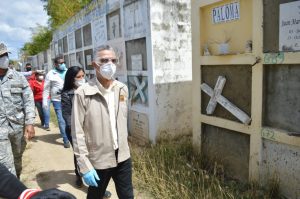 SDE: Alcalde encuentra cementerio Cristo Salvador abandonado