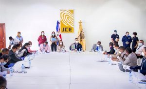 JCE y partidos revisan formato boletas elecciones 5 de julio