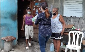 Candidata a diputada Johanna Parra lleva jornada de fumigación a SDE