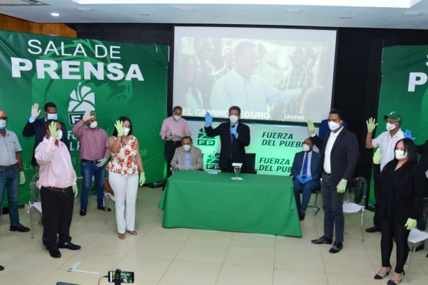 Dicen Leonel juramentó en la FP a unos 3 mil peledeístas imagen