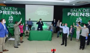 Leonel juramenta a 224 exdirigentes del PLD y PRD que pasaron a la FP  