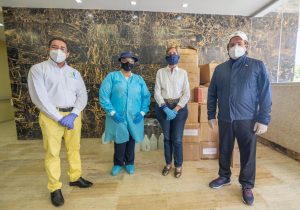 Paliza y Ginette Bournigal hacen donativo para combatir COVID-19 Paliza y Ginette Bournigal hacen donativo para combatir COVID-19