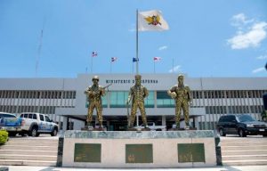 Ministerio Defensa cancela un proceso de compra tras comprobar anomalías