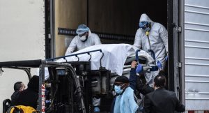 Inexplicable: Reportan casi mil muertes más por coronavirus en Nueva York