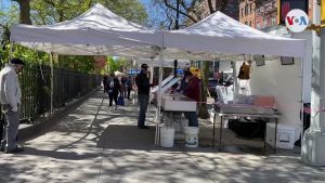 Vendedores ambulantes de N. York implementan distanciamiento social