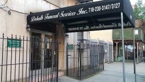 Tres funerarias de Nueva York enfrentan demandas legales