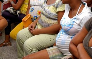 Internan cinco embarazadas en clínica por sospecha de coronavirus
