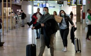 España decreta 14 días de cuarentena a personas lleguen del extranjero España decreta 14 días de cuarentena a personas lleguen del extranjero
