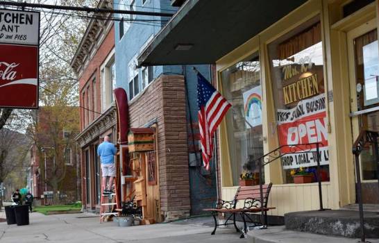 Comerciantes Nueva York exigen la reapertura de todos los negocios imagen