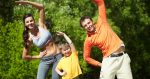 Sugieren padres mantener rutinas saludables con los hijos