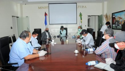Gobierno comprará un millón 200 mil libras pollo para apoyar productores Gobierno comprará un millón 200 mil libras pollo para apoyar productores