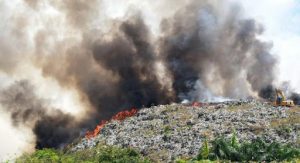 Incendio en Duquesa está controlado en un 90%, según las autoridades