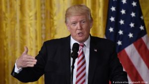 EEUU: Trump considera posibles respuestas a protestas nacionales