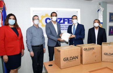 Aeropuerto del Cibao y Gildan donan al Gobierno unas 700 mil mascarillas