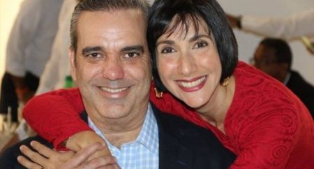Candidato presidencial Luis Abinader y esposa dan ya negativo al coronavirus