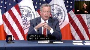 El alcalde de Nueva York anuncia cambios «históricos» en la policía