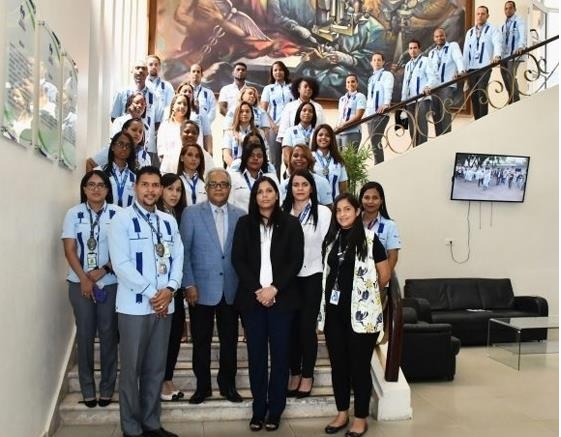 Es comidilla en redes sociales foto de Ministro y otros empleados del MSP imagen