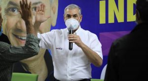 Gonzalo juramenta 16 excandidatos a alcaldes y regidores del PRSC y la FP
