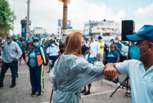Carolina encabeza gran operativo de limpieza en ciudad Santo Domingo