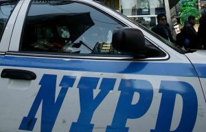 Nueva York desviará fondos de la Policía a servicios para la juventud