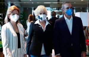 La cantante y actriz Charytín Goico le da su apoyo a Luis Abinader La cantante y actriz Charytín Goico le da su apoyo a Luis Abinader