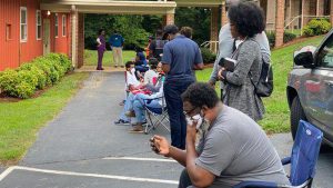 EEUU: Primarias en Georgia comienzan con largas filas y máquinas rotas EEUU: Primarias en Georgia comienzan con largas filas y máquinas rotas