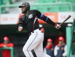 Mel Rojas Jr. hace sentir su ofensiva durante la temporada en Corea